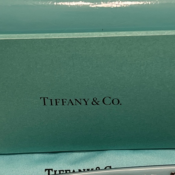 NWOT Authentic Tiffany & Co. designer sunglasses - Picture 10 of 10